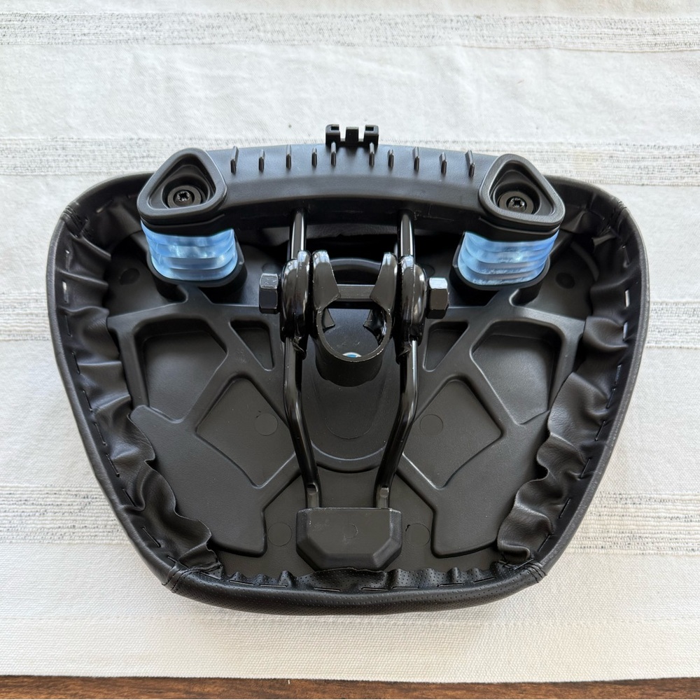 [🟡 Bundle 10 items for $25] 
Black Bicycle Comfort Seat - Picture 4 of 7